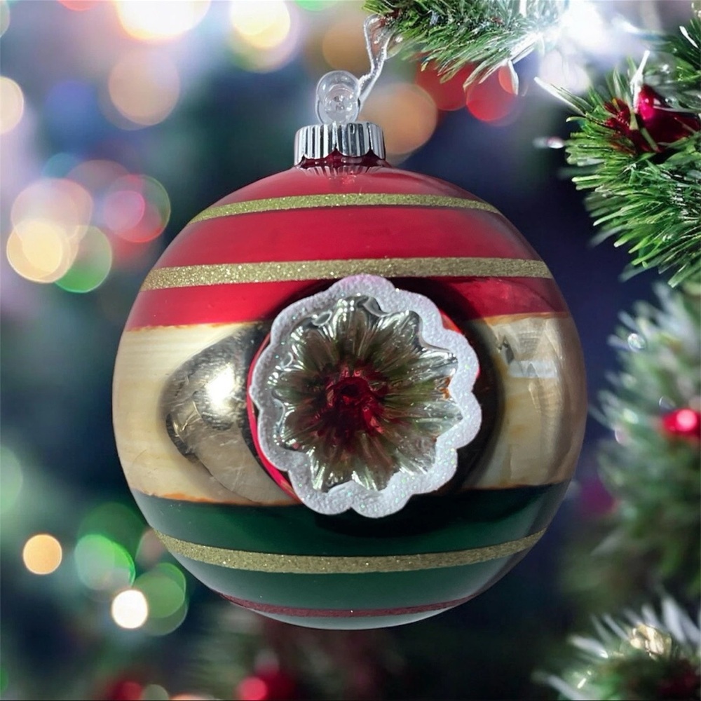 Vintage radko shiny Brite indent red glitter green ornament reflector
